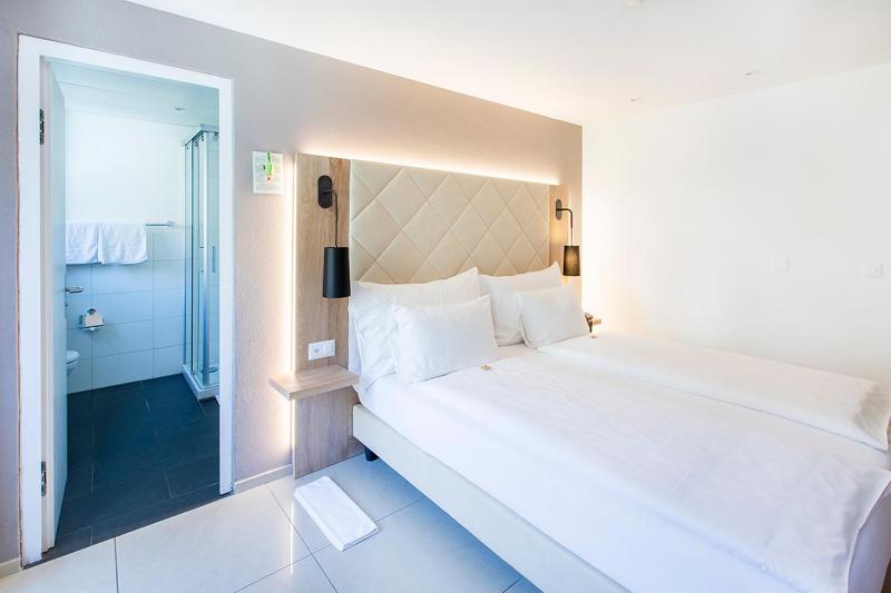 Economy Double Room image 1