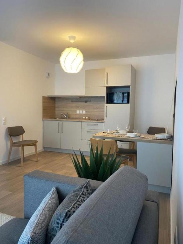 One-Bedroom Apartment image 1