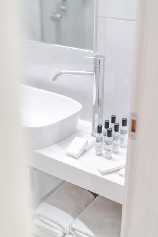 Economy Double or Twin Room image 4