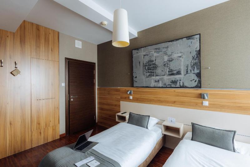 Standard Double Room image 3