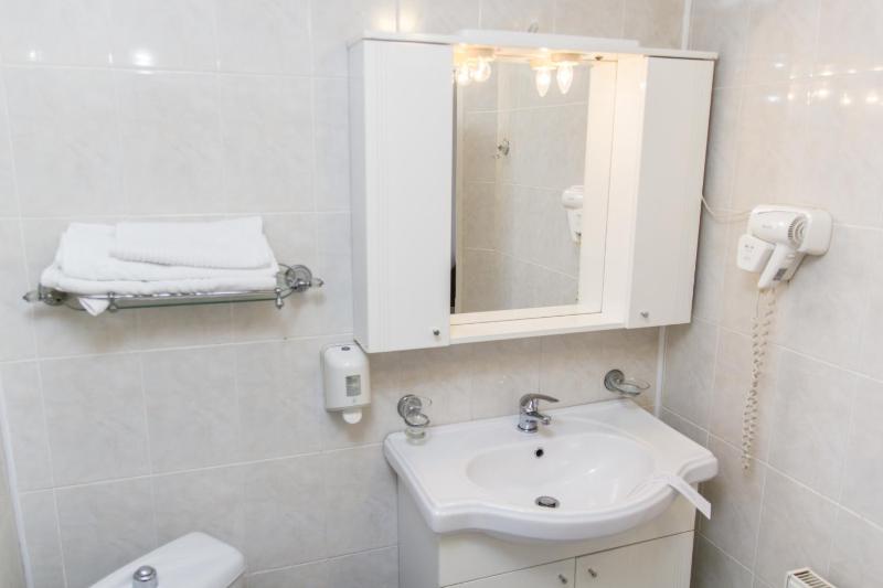 Double Room with Spa Bath image 3