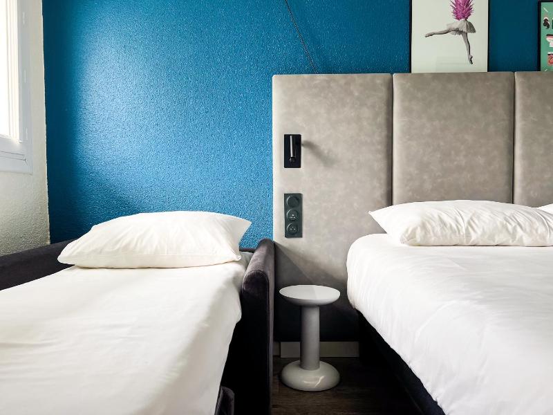 Double Room (2 Adults + 1 Child) image 2