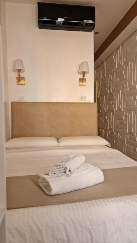 Standard Double Room image 1