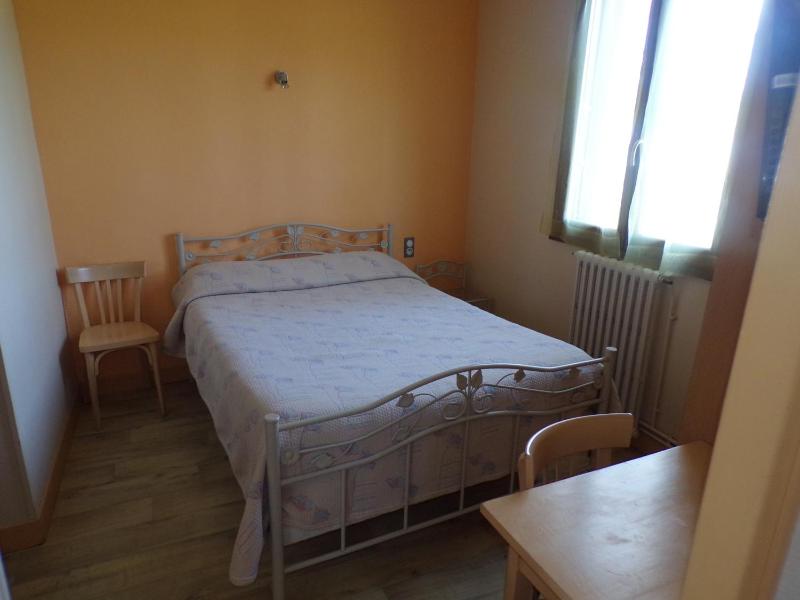 Standard Triple Room image 4