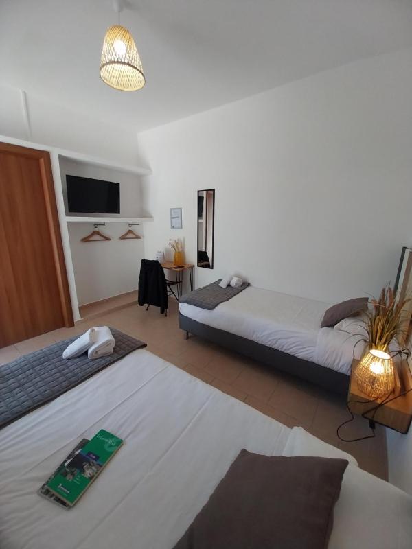 Budget Twin Room image 4