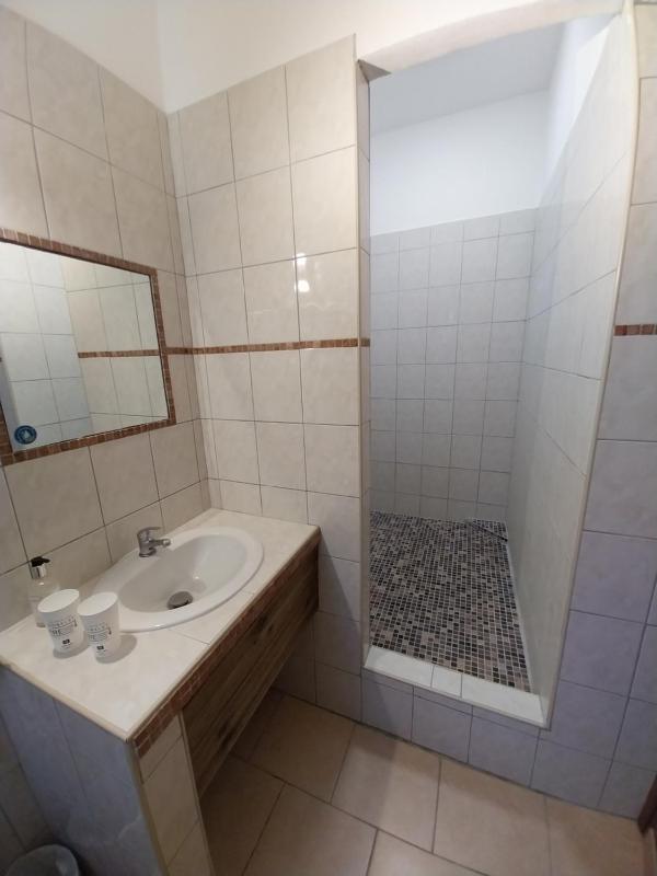 Economy Double Room image 4