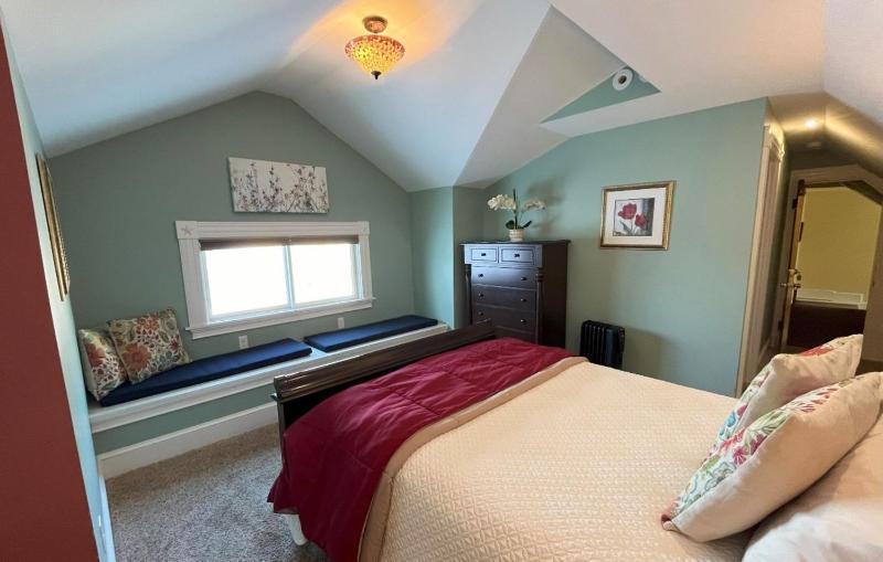 Queen Suite image 4