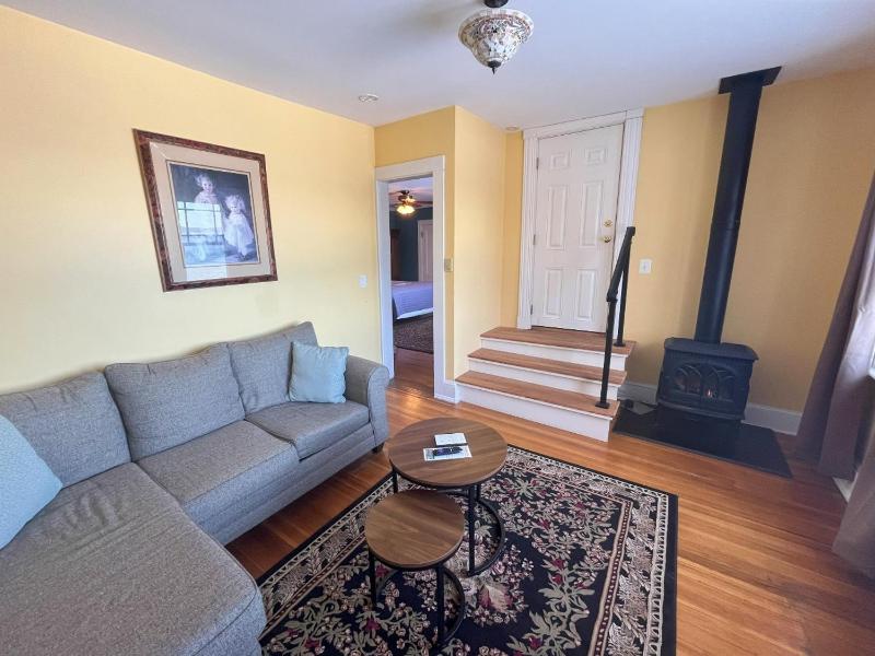 King Suite with Balcony image 2
