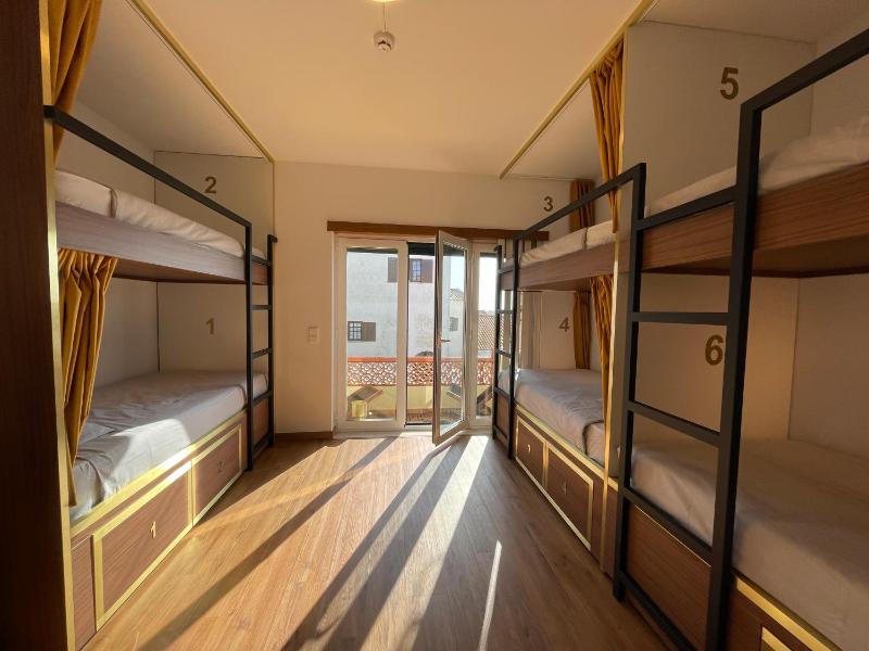 Bed in 6-Bed Mixed Dormitory Room image 4