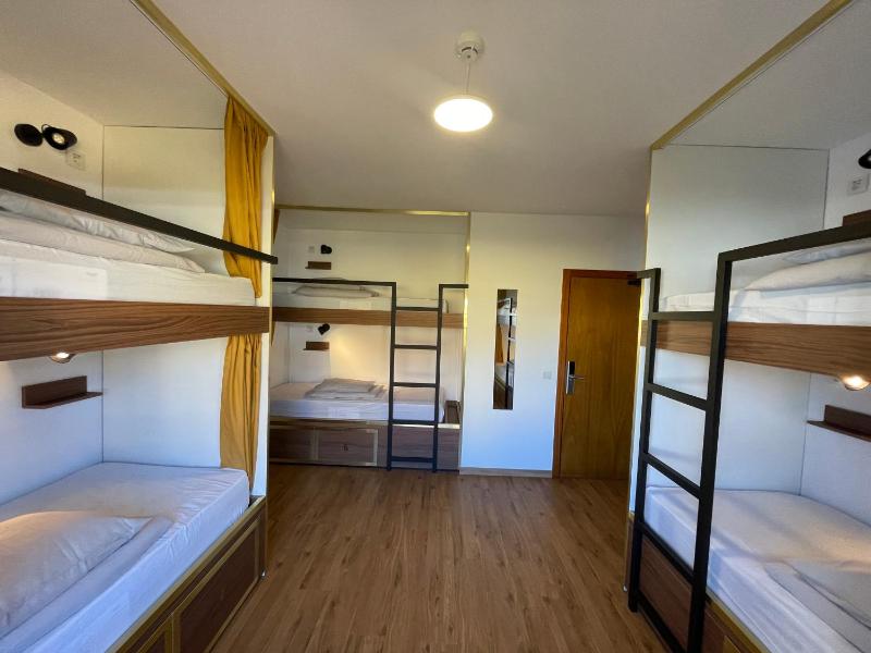 Bed in 6-Bed Mixed Dormitory Room image 4