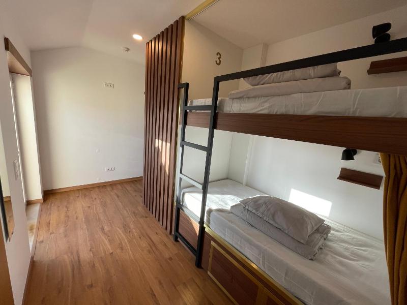 Bed in 4-Bed Mixed Dormitory Room image 3