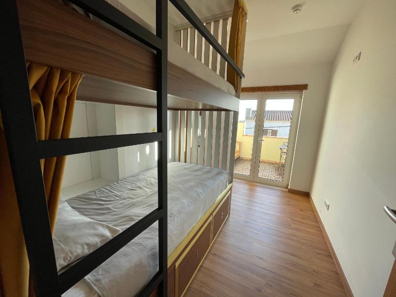 Bed in 4-Bed Mixed Dormitory Room image 4