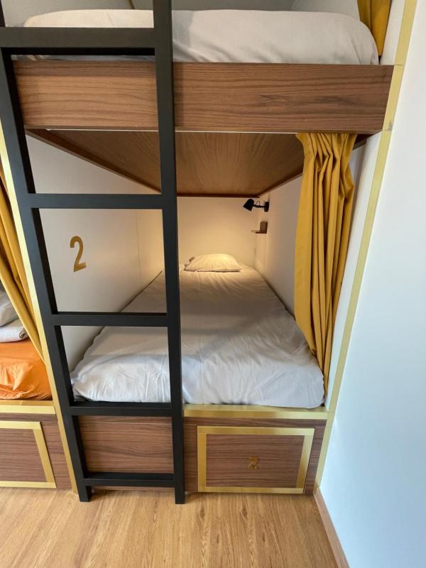 Bed in 4-Bed Mixed Dormitory Room image 3