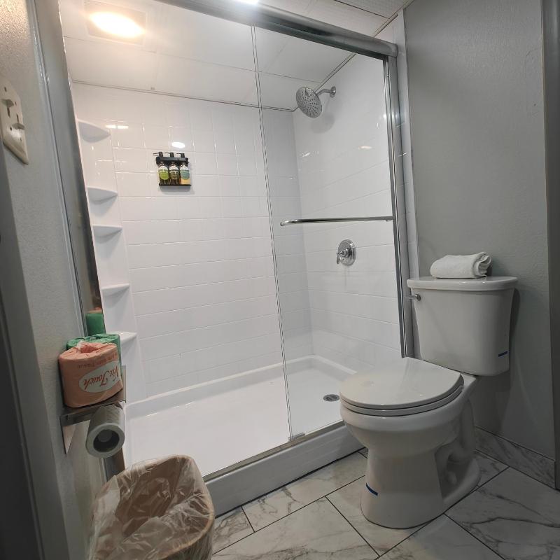 Presidential Suite with Kitchenette image 2