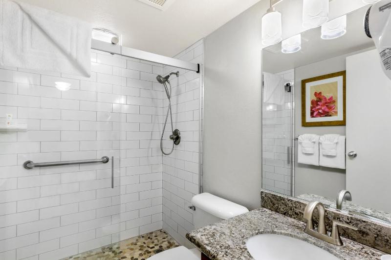 One-Bedroom Suite image 3