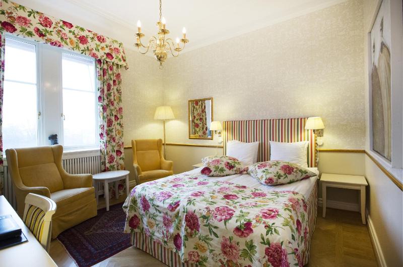 Classic Double or Twin Room image 1