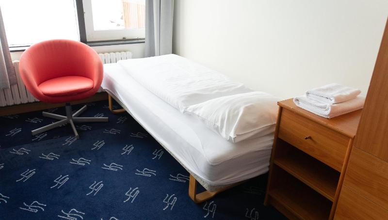 Bed in 6-Bed Mixed Dormitory Room image 3