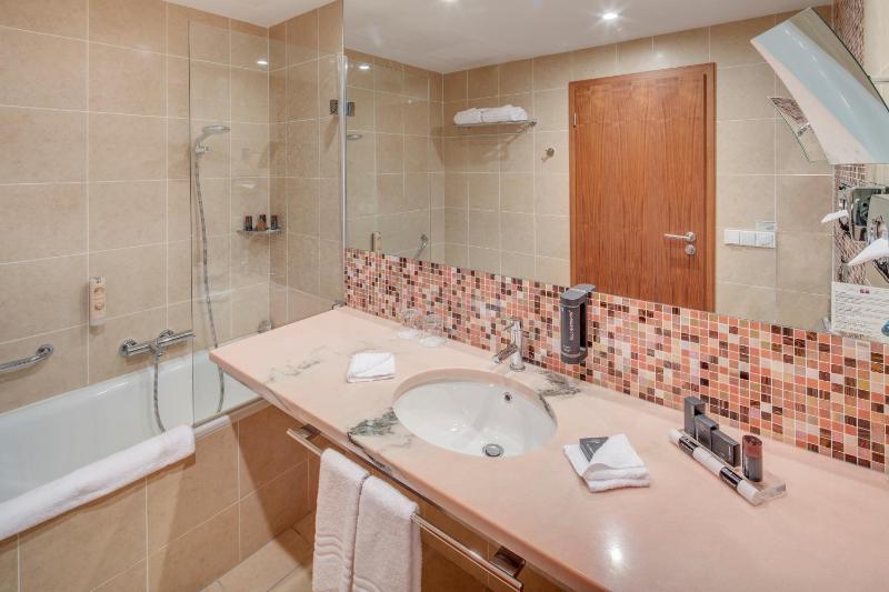 Superior Double or Twin Room image 4