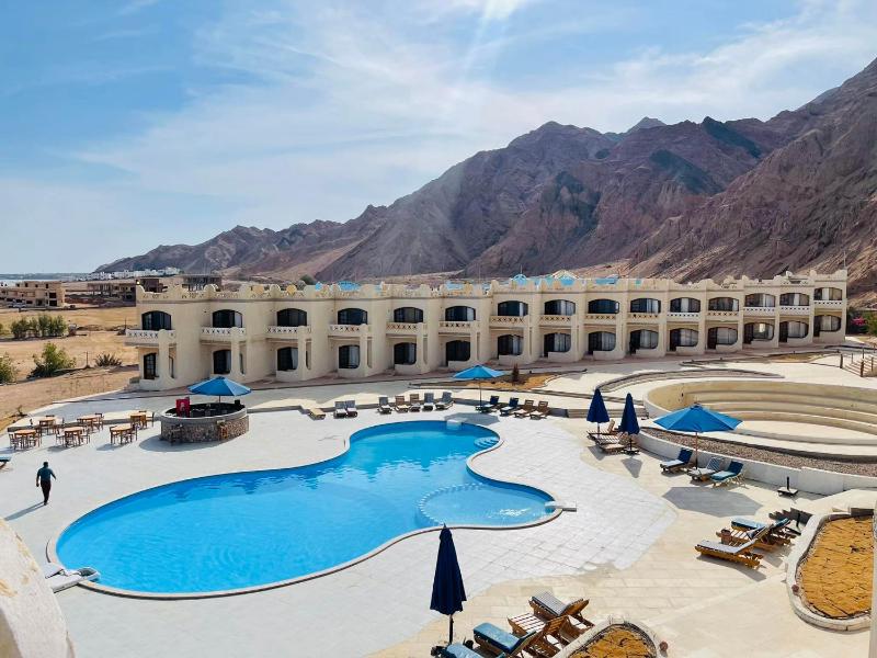 Zain Dive Inn - image 18