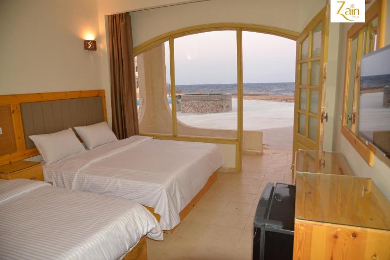 Zain Dive Inn - image 1