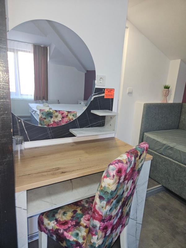 Triple Room - No Balcony image 2