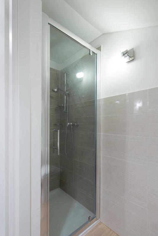 Standard Double Room with Ensuite Bathroom image 2