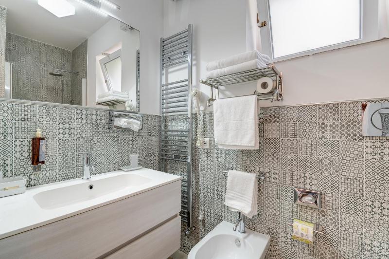 Double Room with Garden View image 3