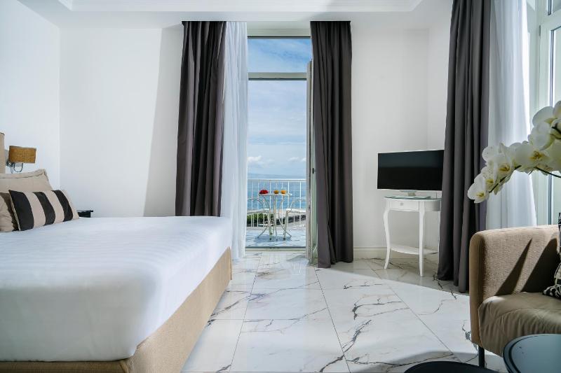 Comfort Suite with free beach facilities image 3