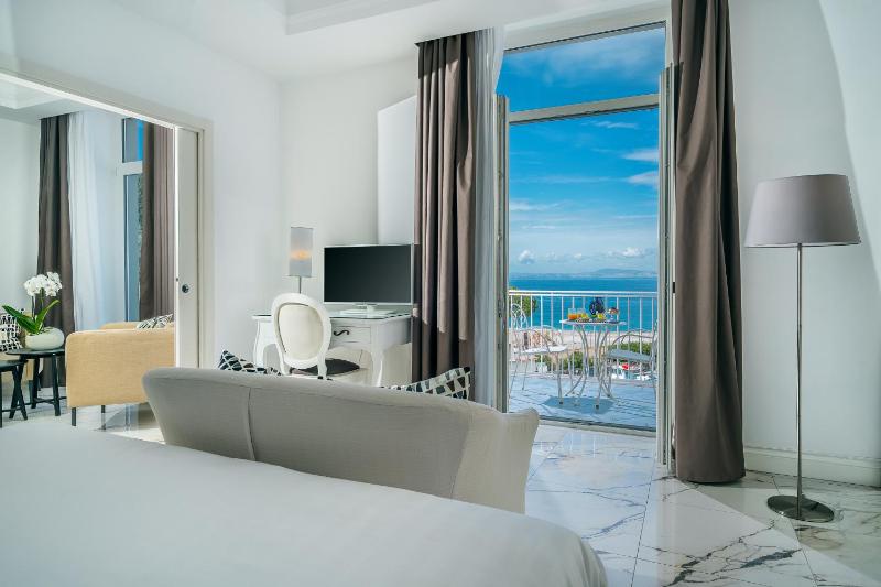 Suite with free beach facilities image 1