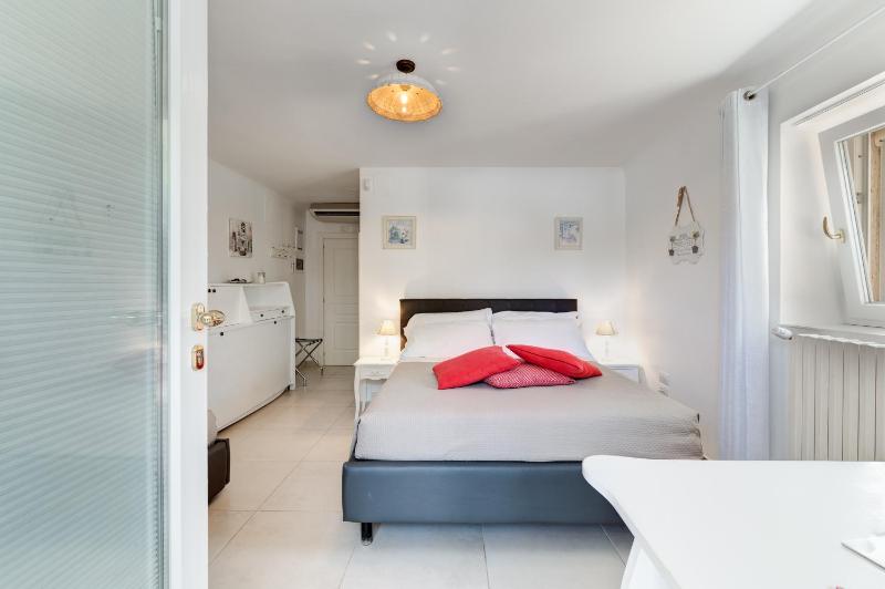 Standard Quadruple Room image 4