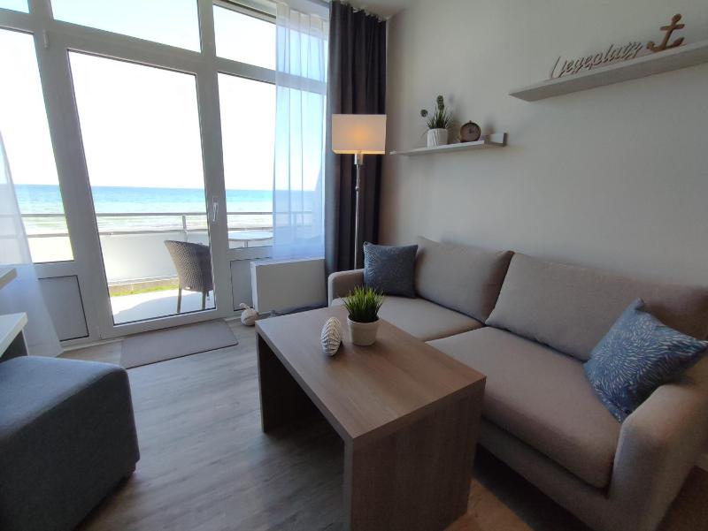 Family Room with Sea View image 4