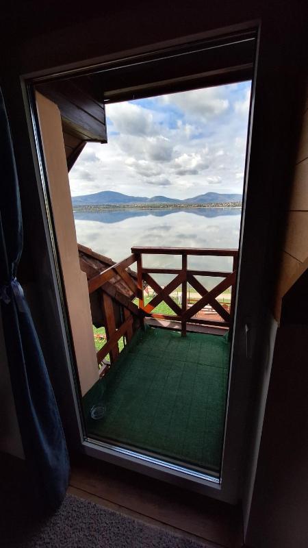 Triple Room with Lake View image 3