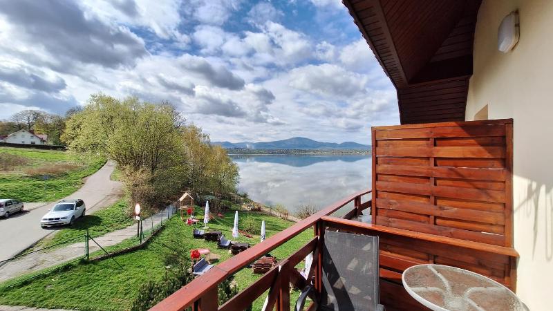 Triple Room with Lake View image 4