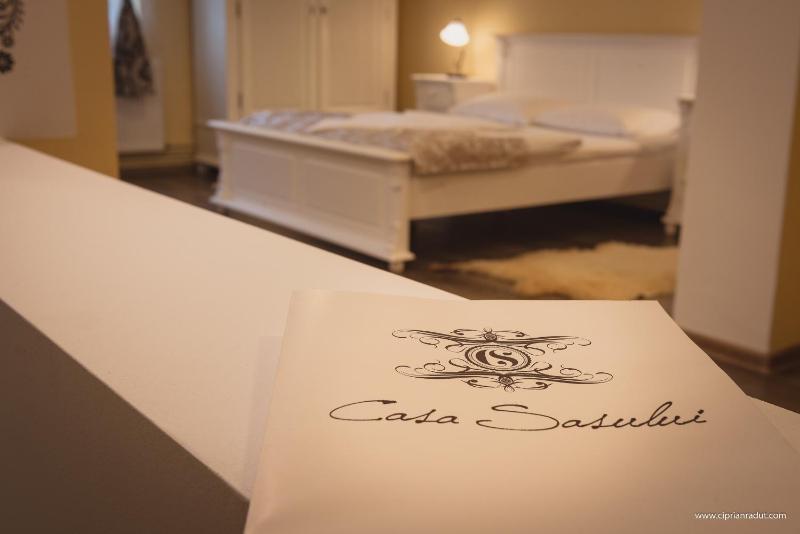 Standard Quadruple Room image 3