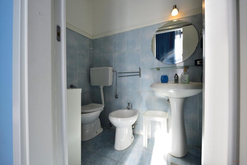Superior Double Room with Balcony and Private Bathroom image 3