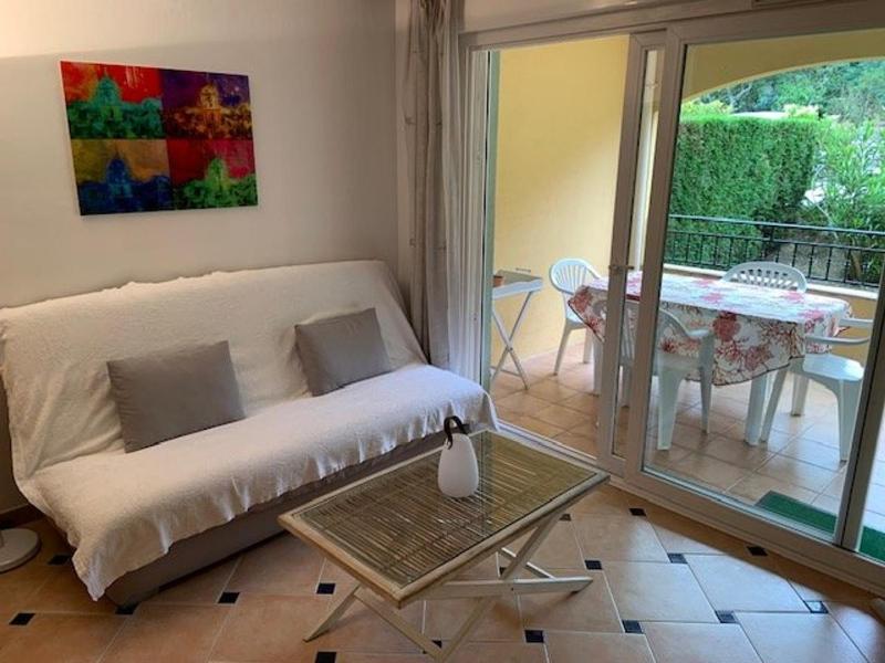 Appartement T3 avec grand jardin privé climatisation et parking - FR-1-100-205 - image 10
