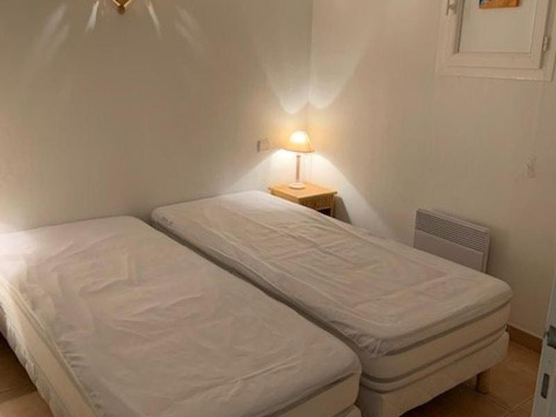 Appartement T3 avec grand jardin privé climatisation et parking - FR-1-100-205 - image 18