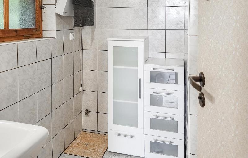Three-Bedroom Holiday Home  image 3