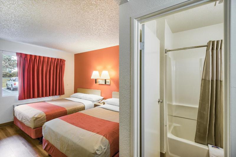Double Room - Non-Smoking  image 3