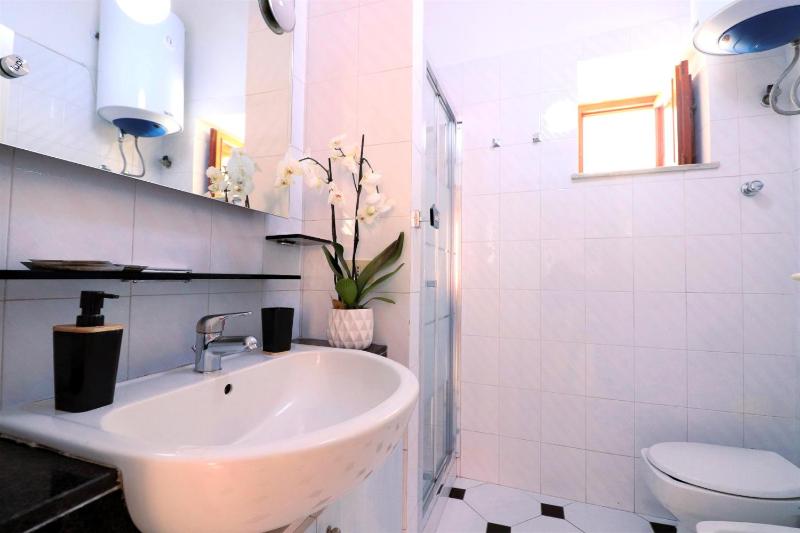 Estate4home - Sorrento Hearts - image 11