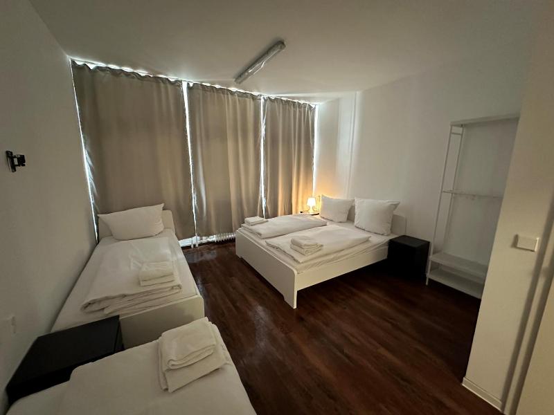 Quadruple Room image 2