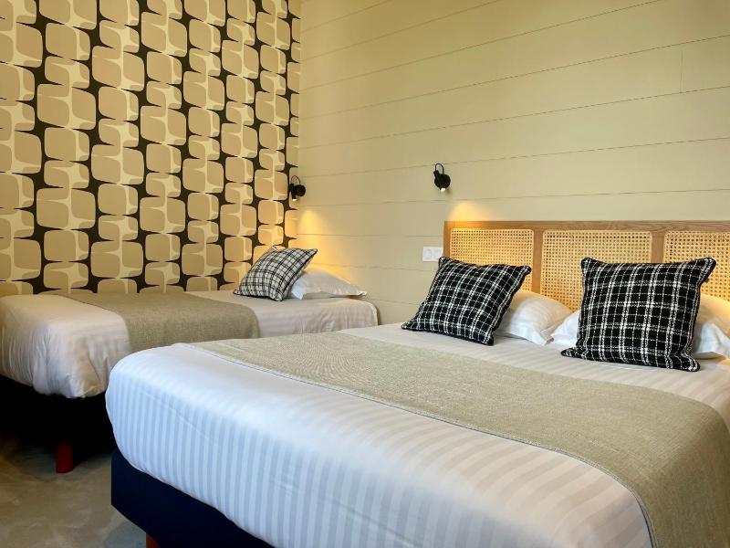 Triple Room with Garden View image 3