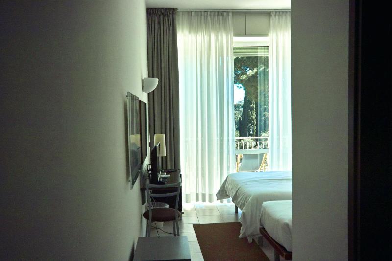 Triple Room with Terrace image 1