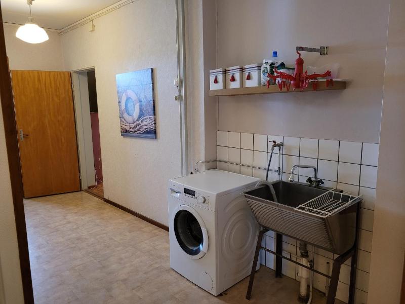 Seven-Bedroom House image 4