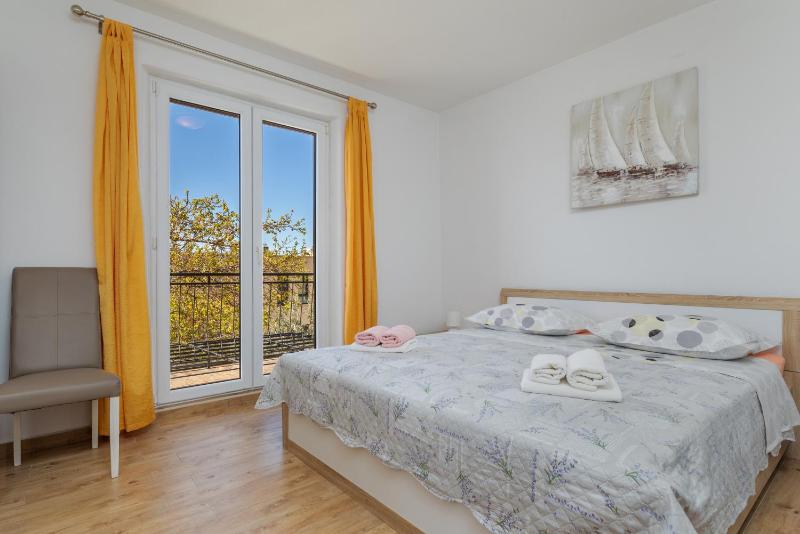 Family-friendly apartments with swimming pool Makarska - 22975 - image 34
