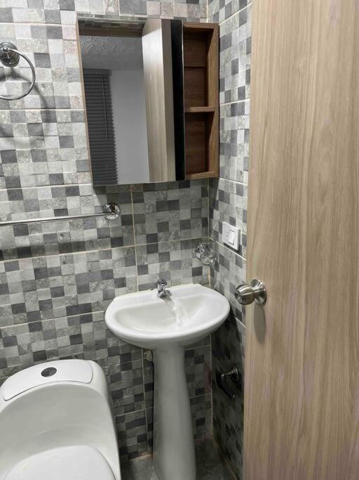 Apto de lujo 101 2 hab 3 baños - image 29