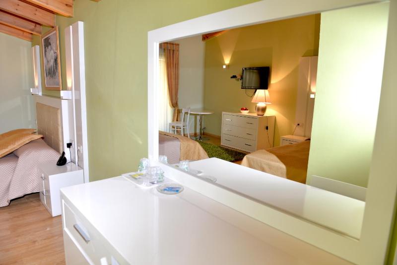 Hotel & Restaurant White City - image 4