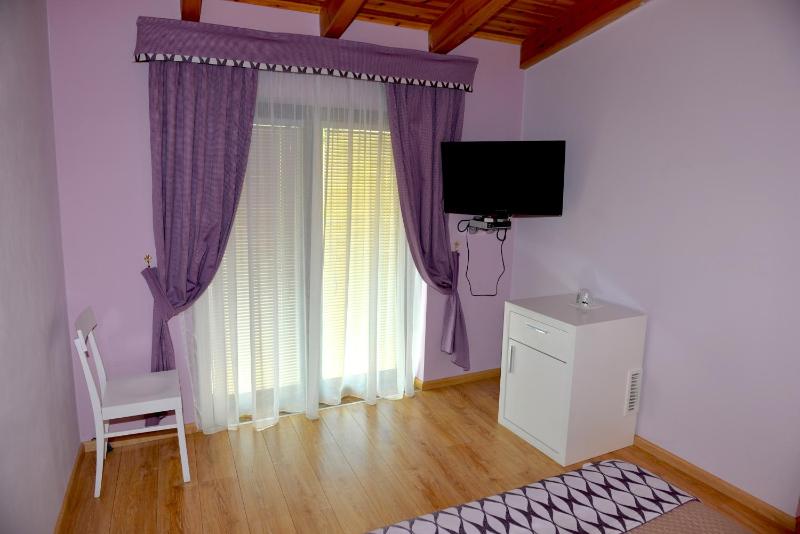 Single Room image 2