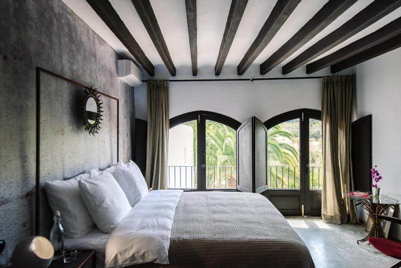 Double Room with Garden View image 1