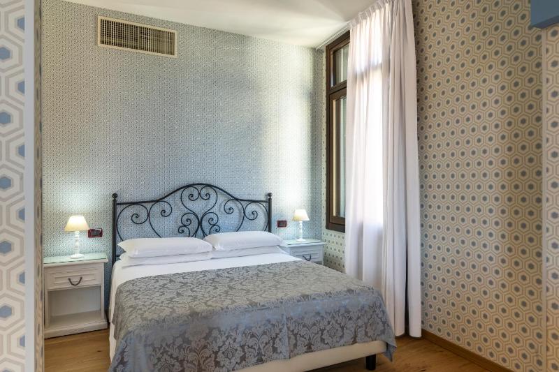 Triple Room image 4